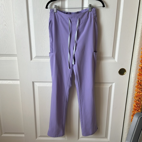 Figs scrubs set 💜 - Picture 3 of 3